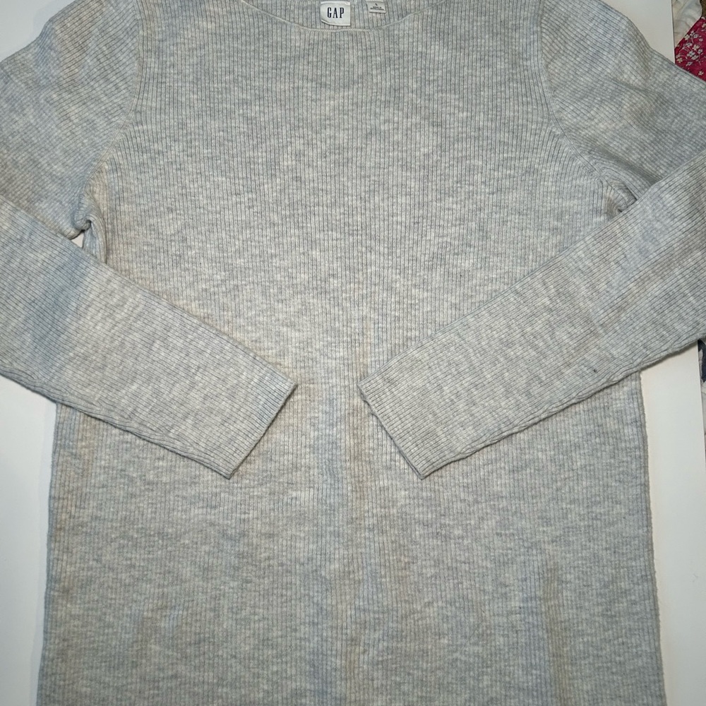 GAP Heather Gray Ribbed Knit Sweater